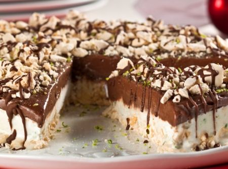 Torta-merengue com sorvete de limão e chocolate